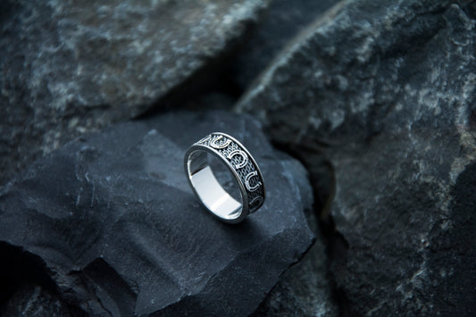 Lucky Horseshoe ring