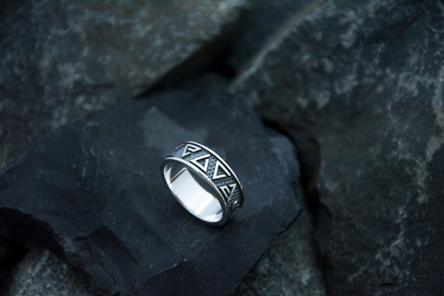 Witcher signs Snake school ring
