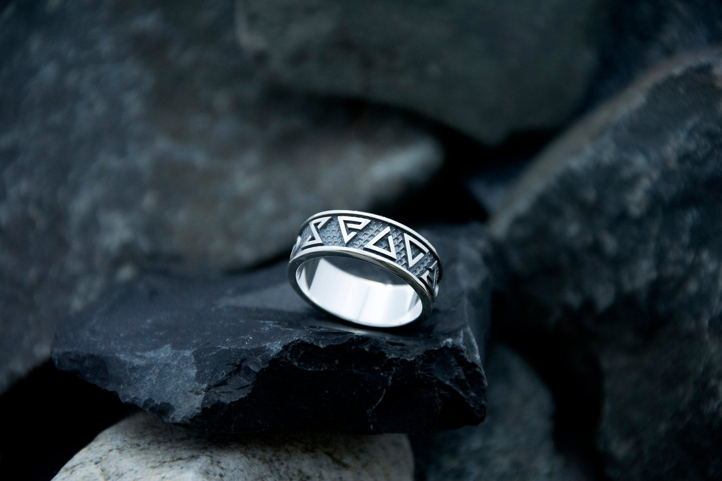 Witcher signs Snake school ring