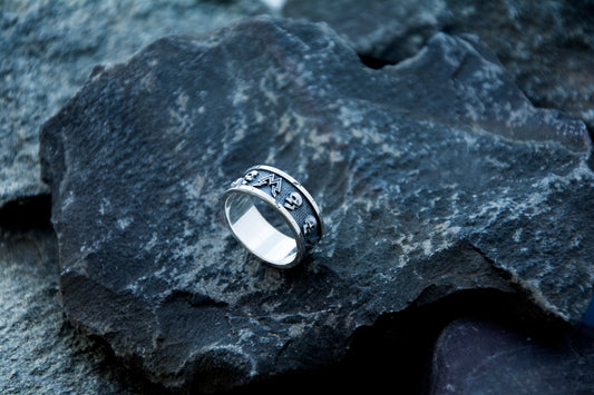 Metro 2033 series Sterling silver ring with "M" letter