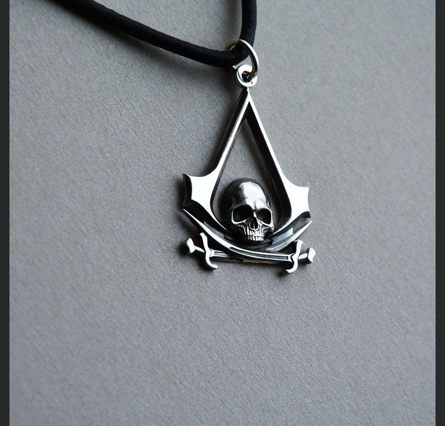 Assassin's Creed Black Flag sterling silver Pendant