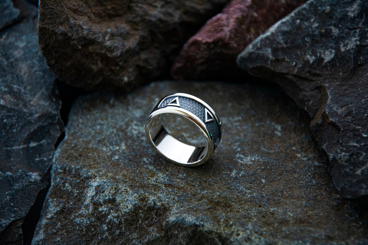 Elements signs ring