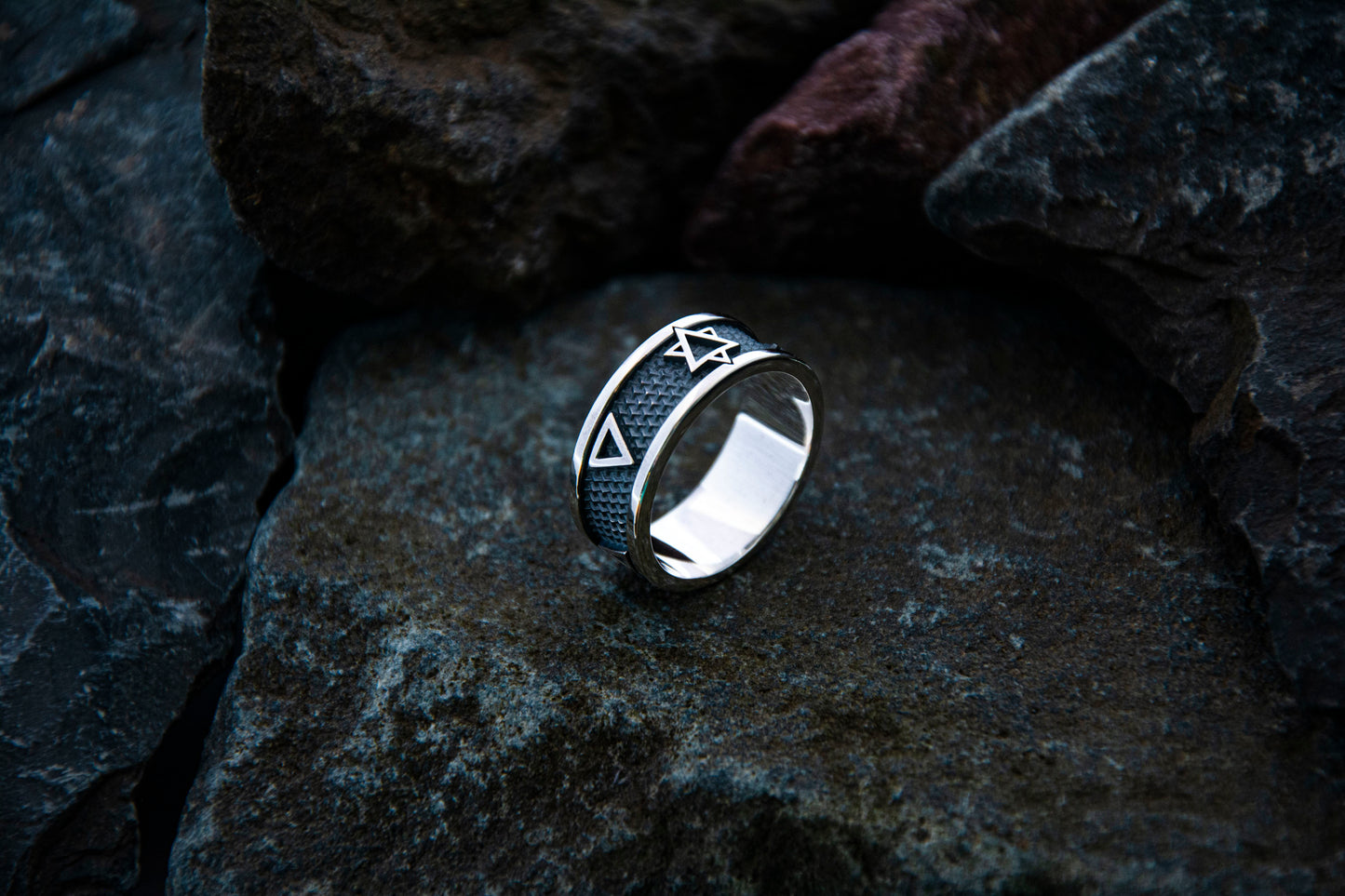 Elements signs ring