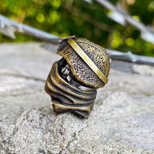 Stalker Skull Bead Tactical paracord Charm pendant (White and Red Bronze)