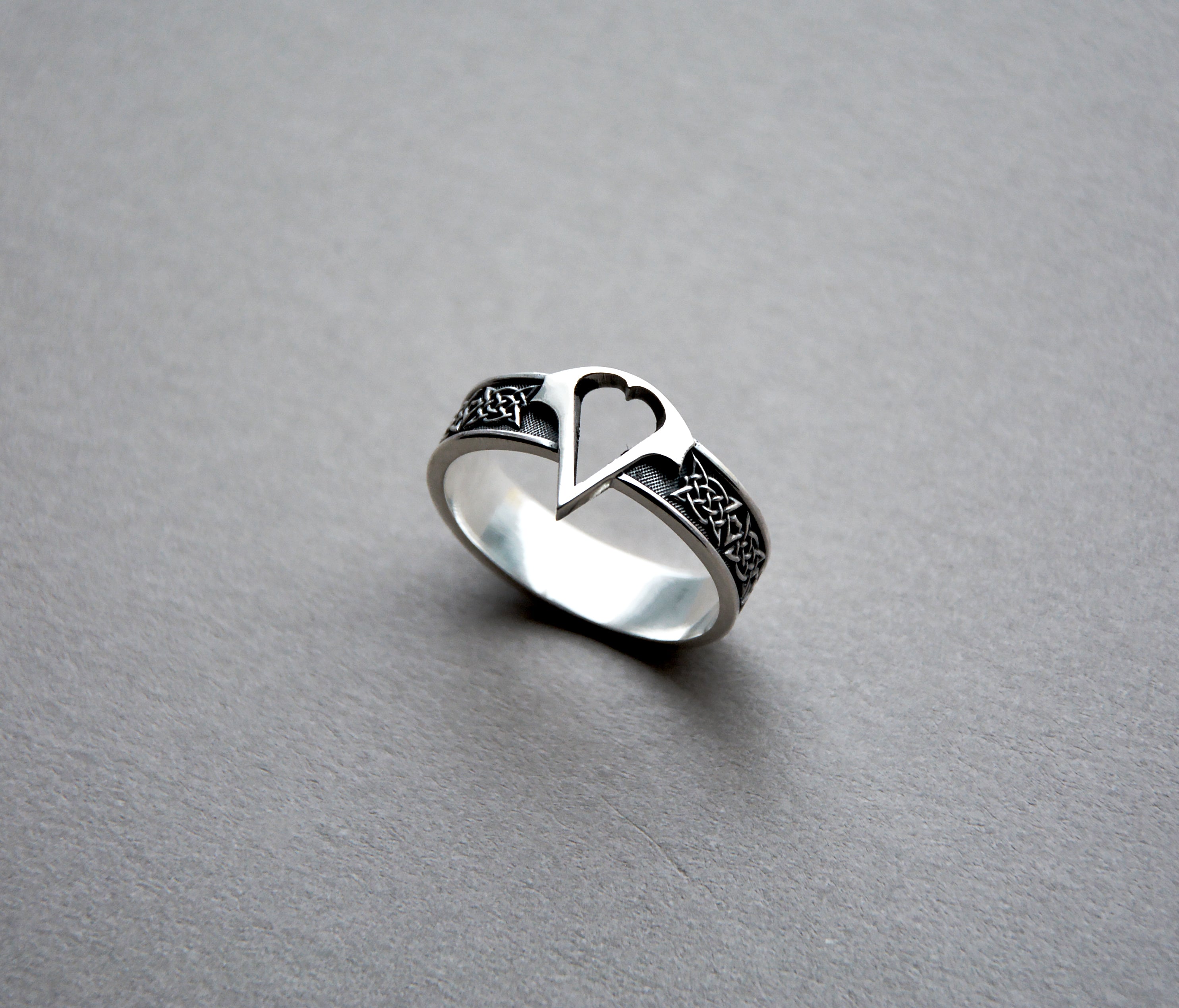 misfitwedding | Body jewelry shop, Assassins creed, Assassins creed clothing