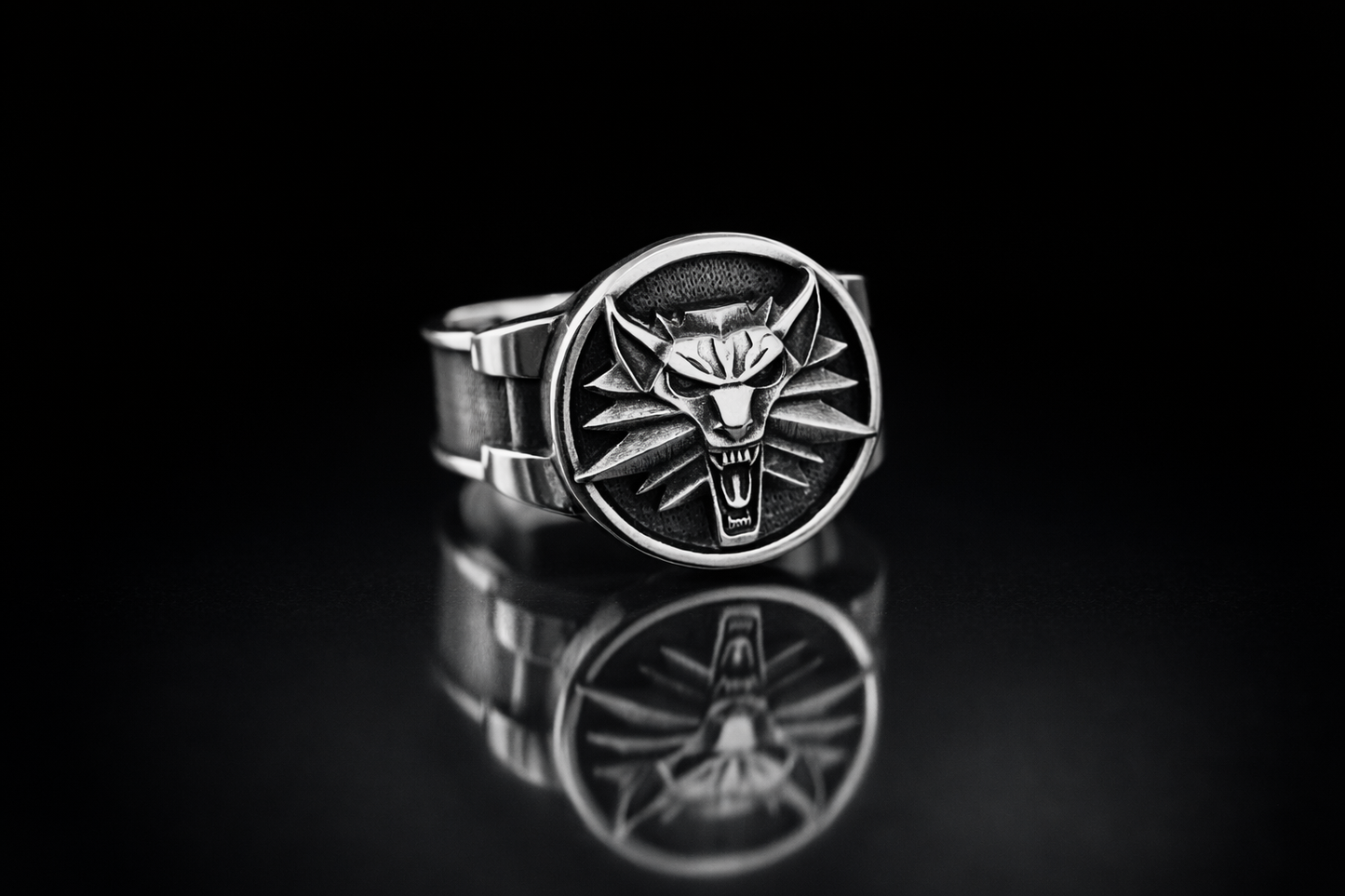 Witcher Wolf school signet ring (5 witcher signs each side)