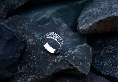 Ouroboros ring