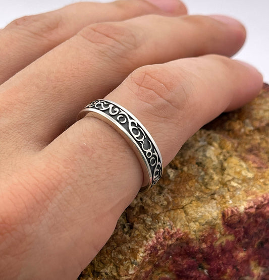 Sterling silver Darkmoon Ring Dark Souls 3 on hand