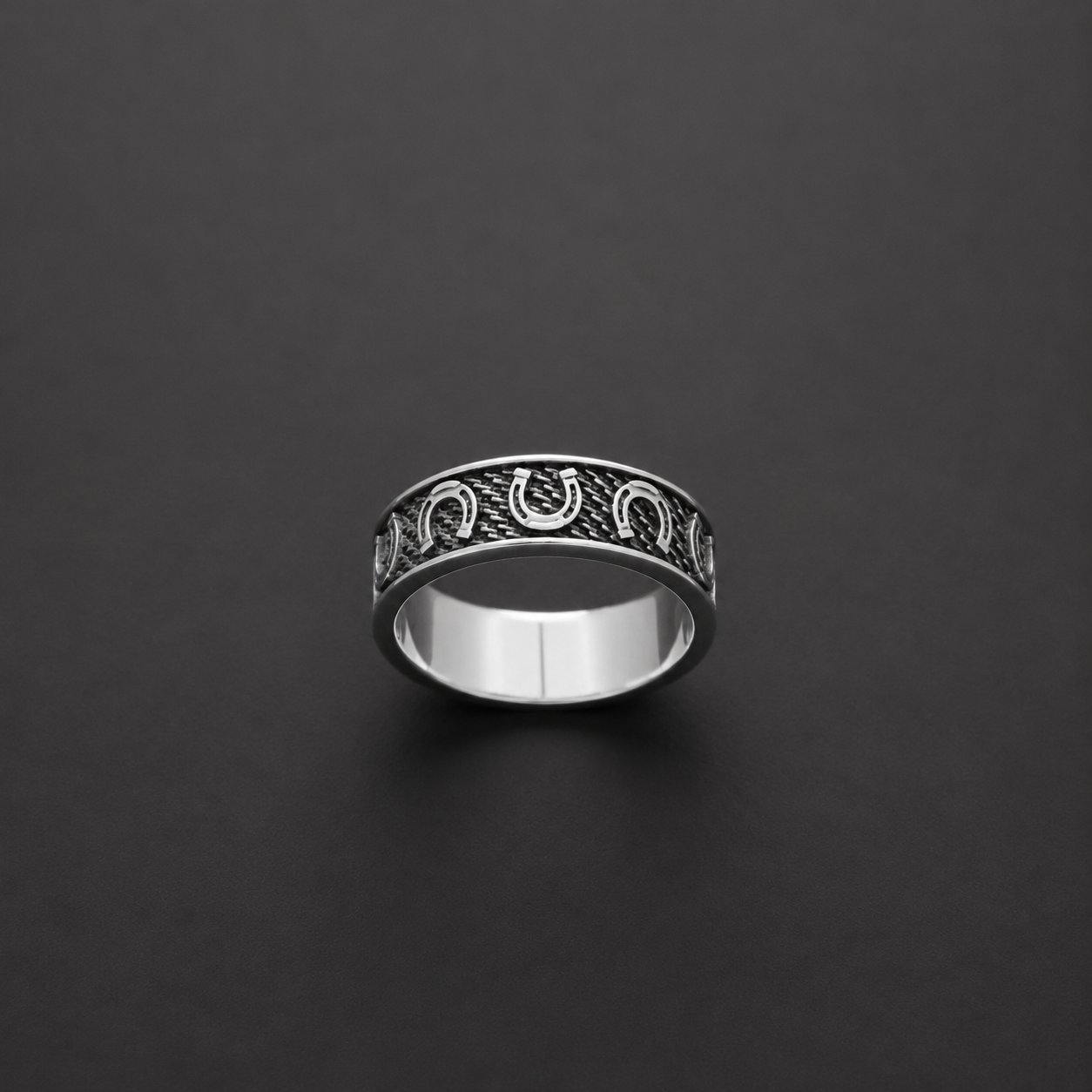 Lucky Horseshoe ring