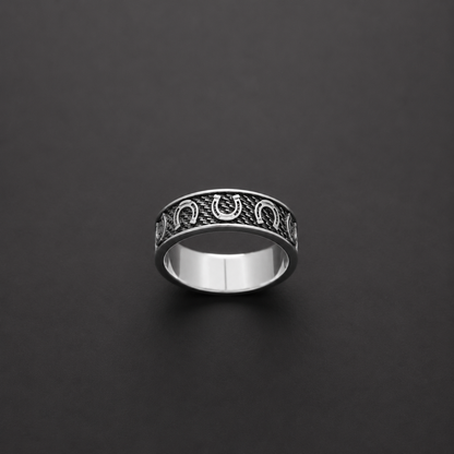 Lucky Horseshoe ring