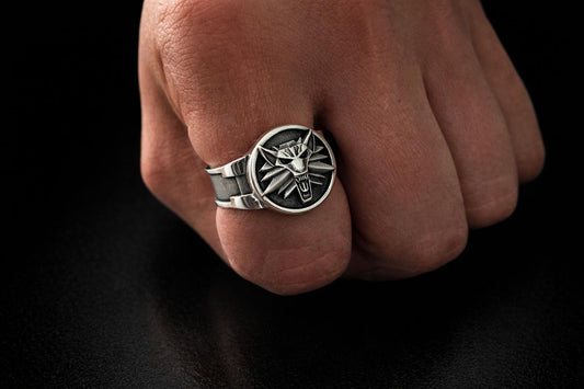 Witcher Wolf school signet ring (5 witcher signs each side)