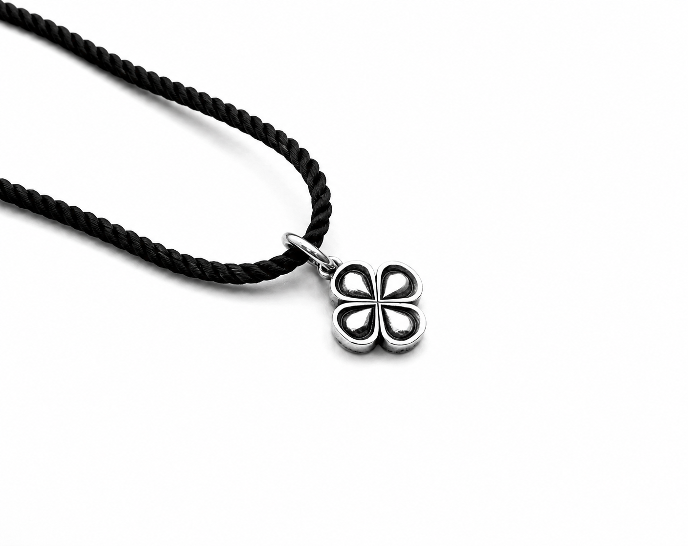 Mini Clover Luck sterling silver Pendant