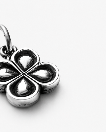 Mini Clover Luck sterling silver Pendant