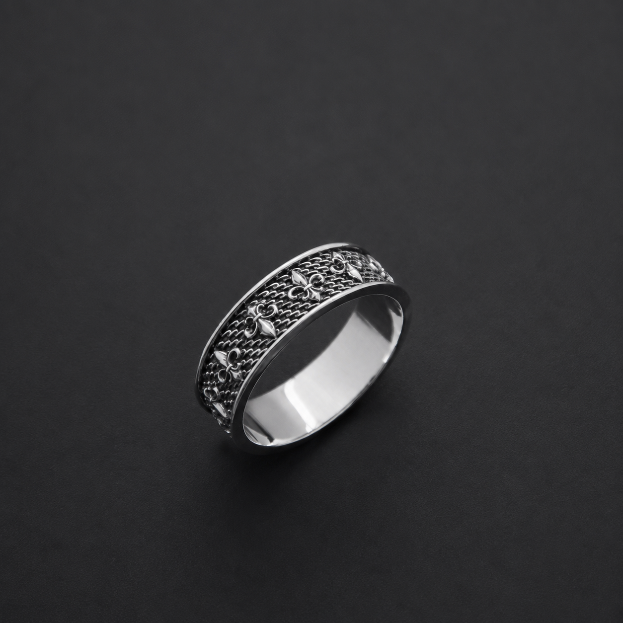 Heraldic Lily (Fleur-de-lis) ring